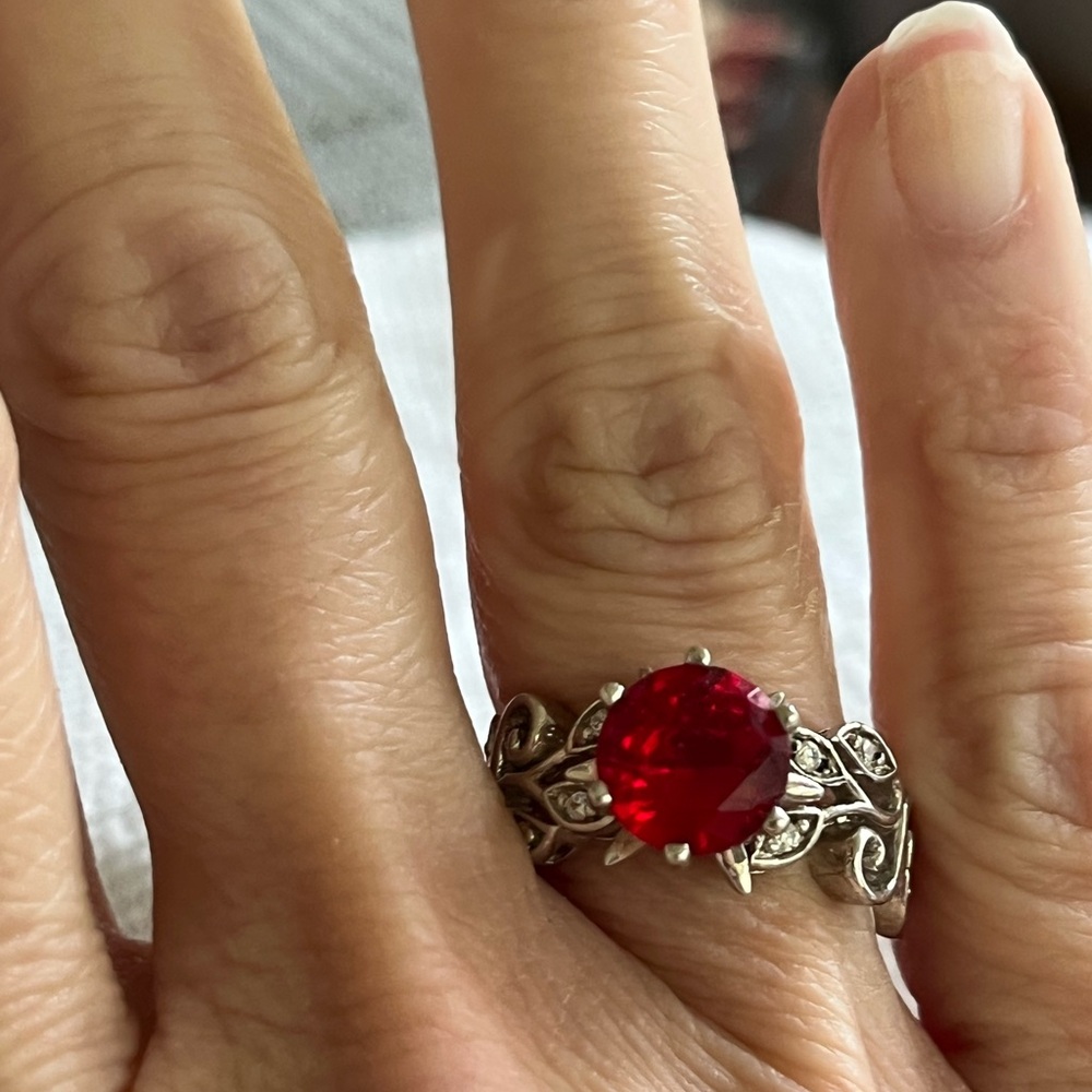 Elegant Silver Ring with Red Gemstone